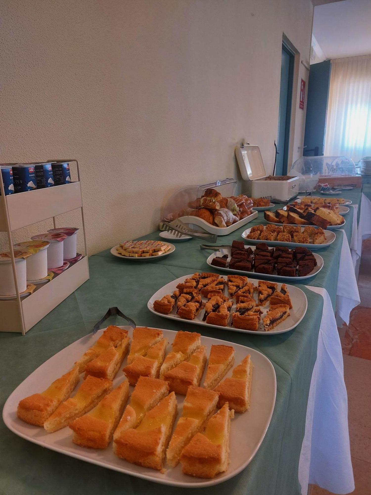 Hotel Laurin Lido di Camaiore Extérieur photo